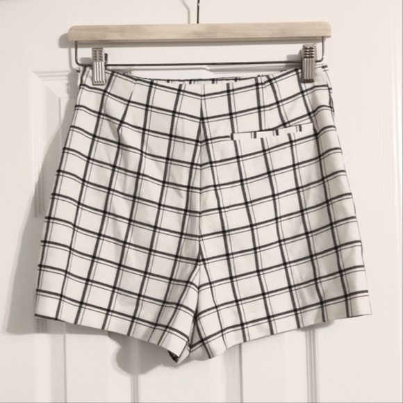 Zara Checkered Skirt with Buttons - Picture 4 of 4